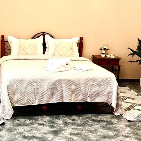 Like Home Apartments&Rooms Алмати Екстер'єр фото