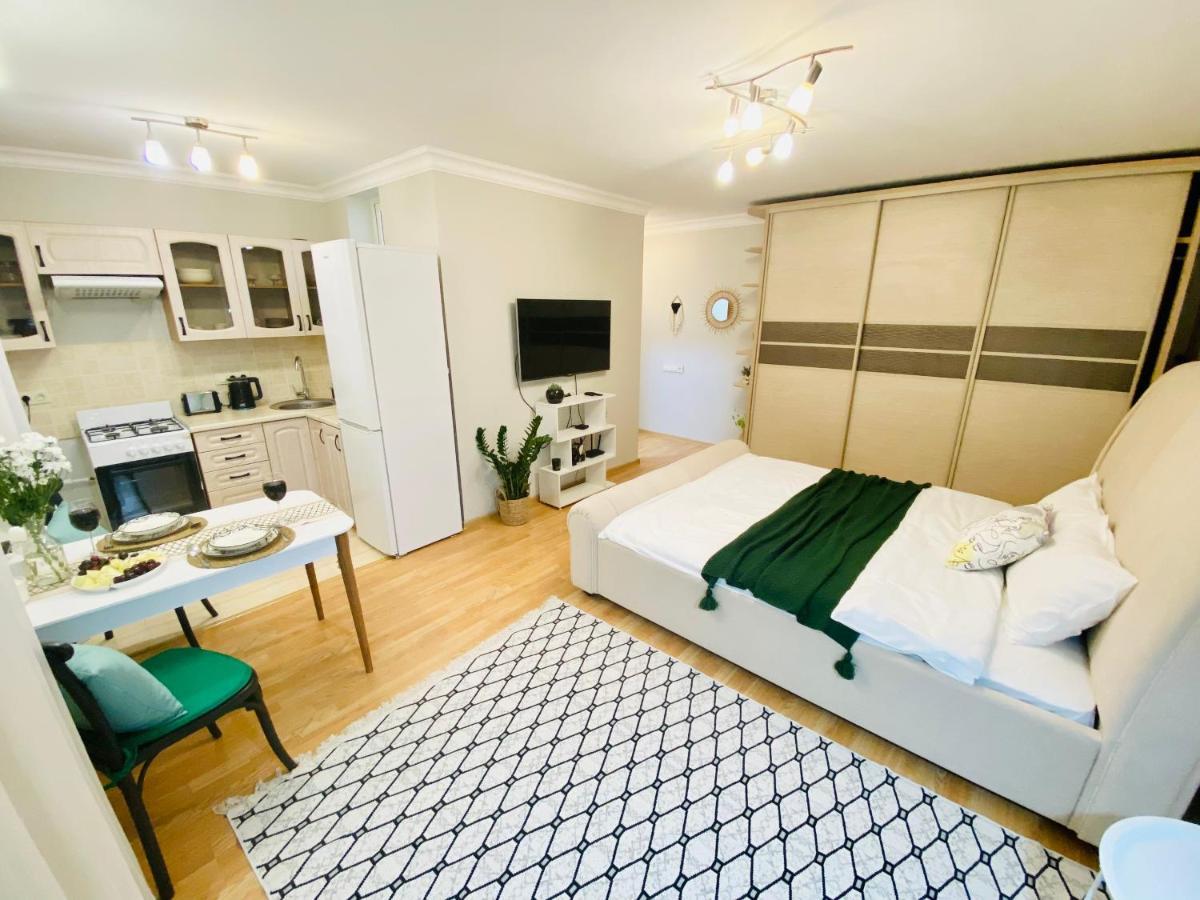 Like Home Apartments&Rooms Алмати Екстер'єр фото