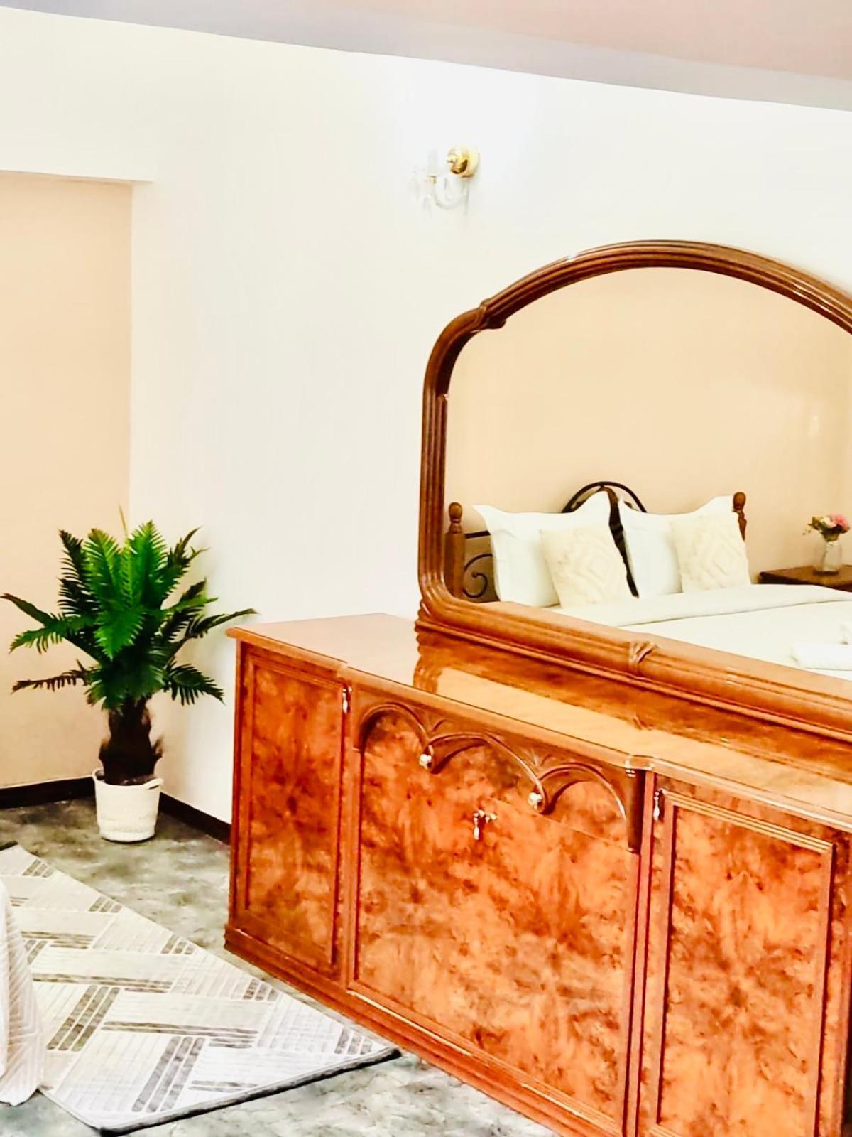 Like Home Apartments&Rooms Алмати Екстер'єр фото