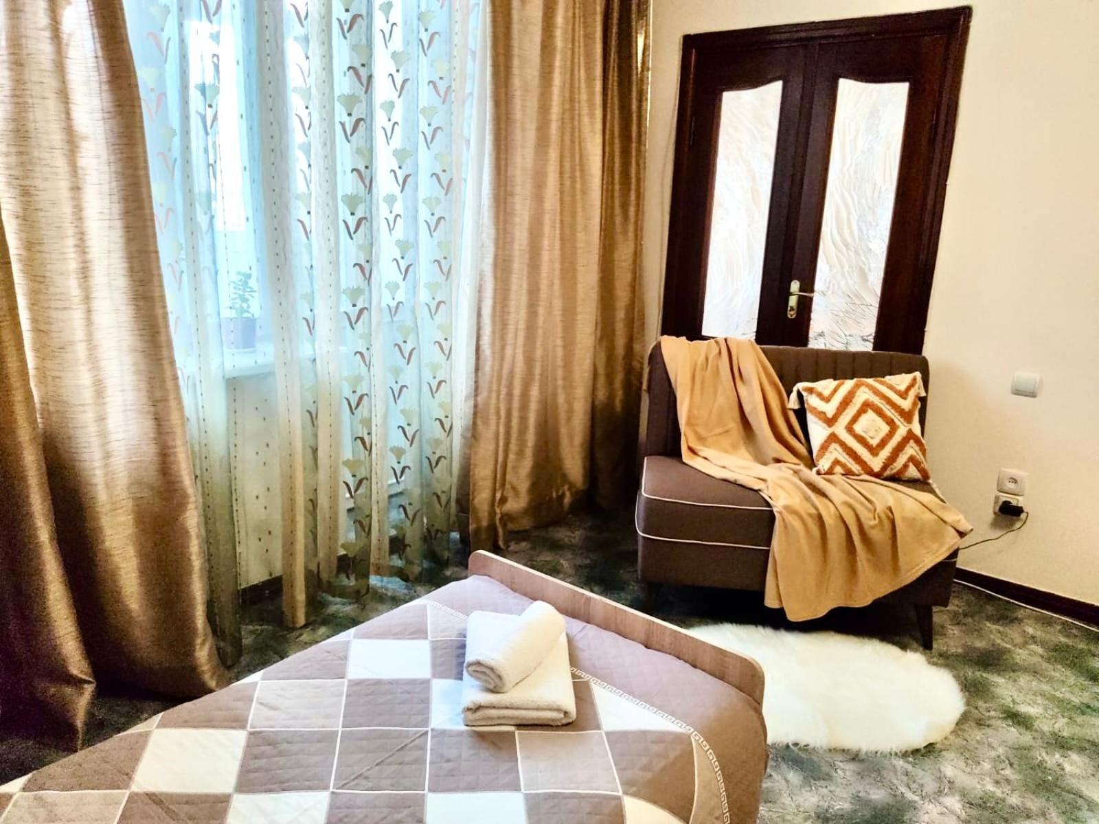 Like Home Apartments&Rooms Алмати Екстер'єр фото